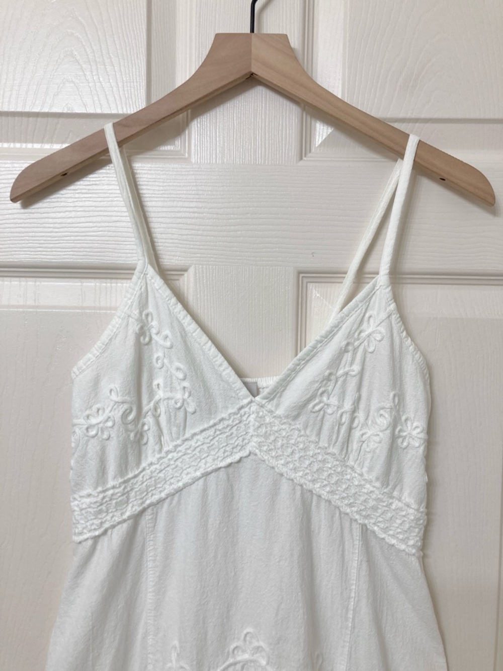 White Deep V Neck Peruvian Cotton Strappy Sundress Size Large Coastal Vacation - Picture 3 of 10